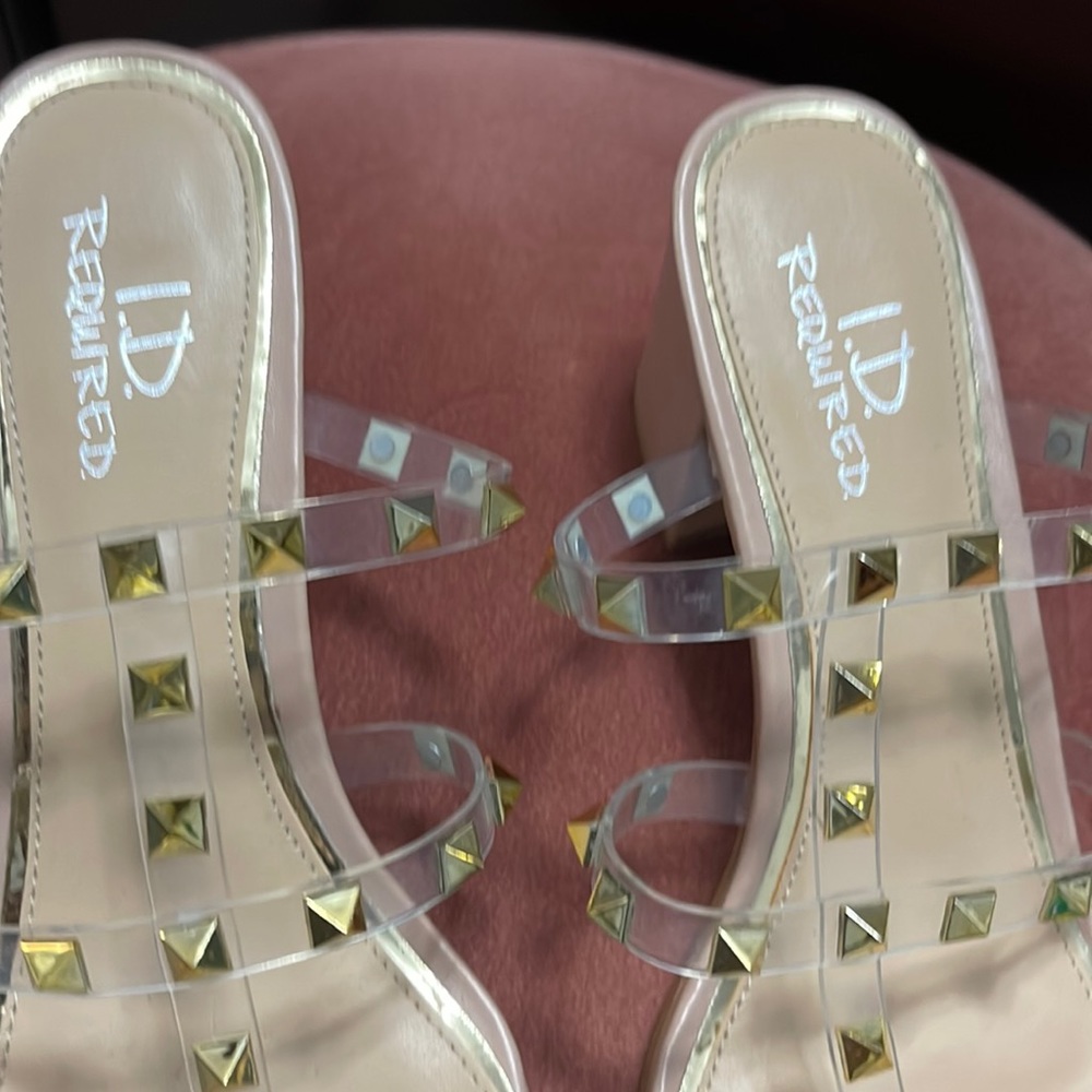 Heels - Picture 4 of 4